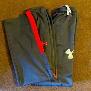 Boys lot of 2 Under Armour pants. Both size large